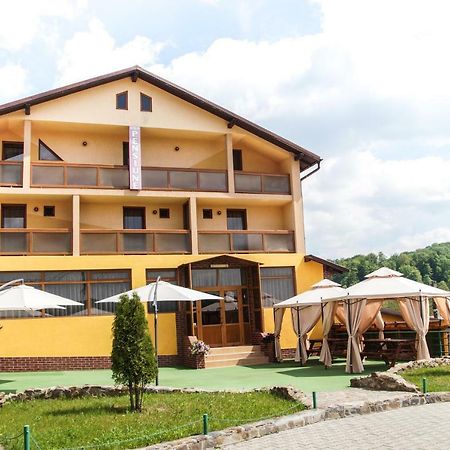 Pensiunea Nicol Hotel Valea Iasului ภายนอก รูปภาพ