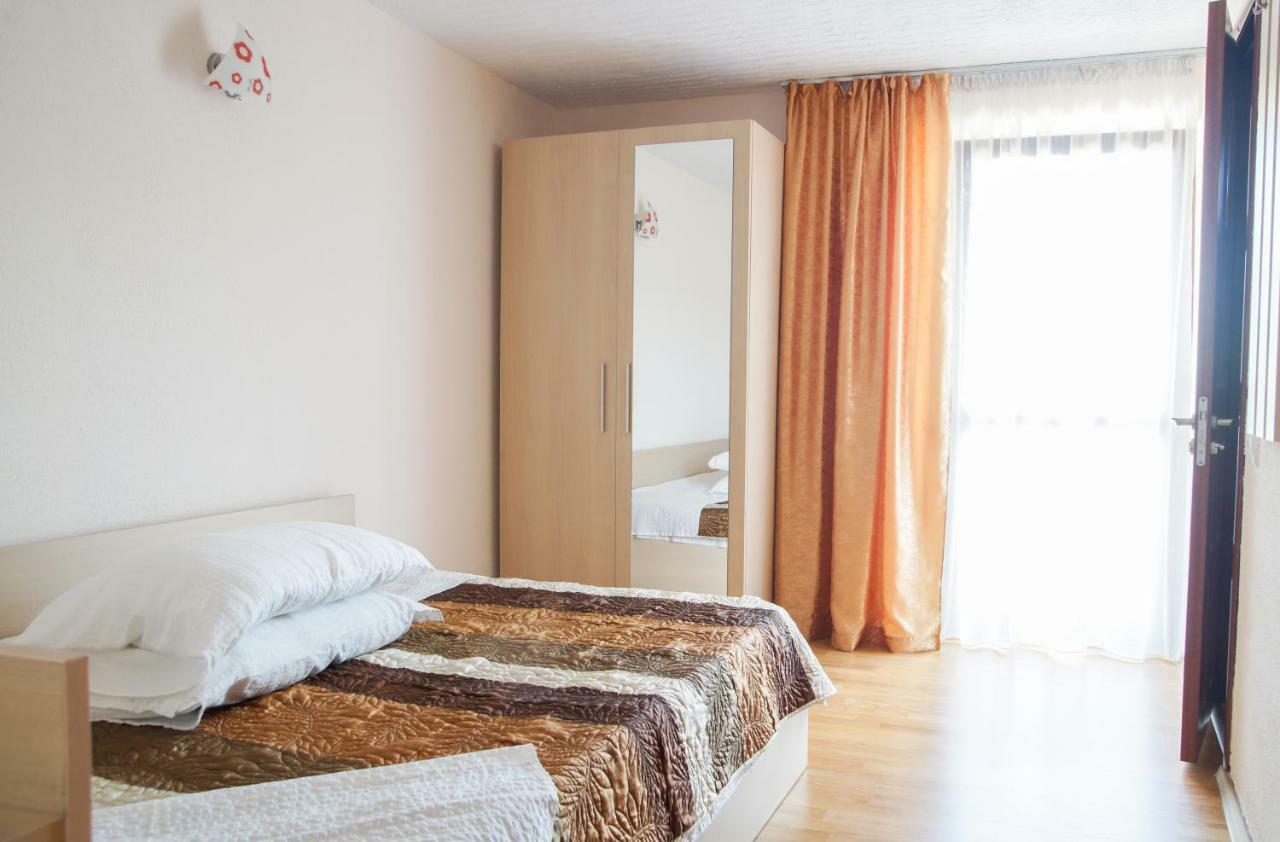 Pensiunea Nicol Hotel Valea Iasului ภายนอก รูปภาพ