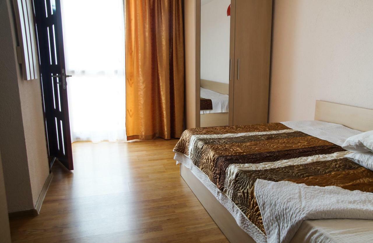 Pensiunea Nicol Hotel Valea Iasului ภายนอก รูปภาพ
